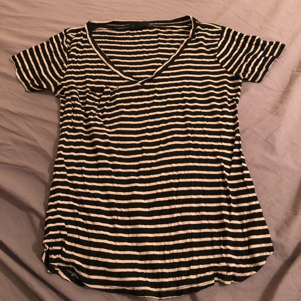 Loose vneck T-shirt - striped